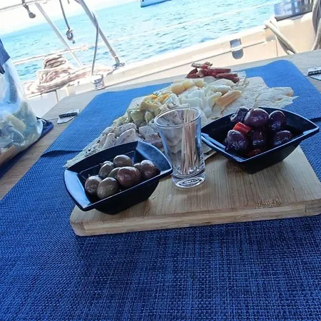 Barcavela Botel